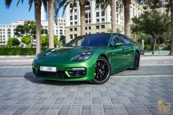 Porsche Panamera 4S (Green)