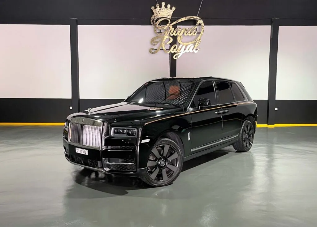 Rolls-Royce Cullinan (Black) Rental Dubai
